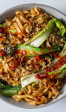 Load image into Gallery viewer, Momofuku Tingly Chili Wavy Noodles
